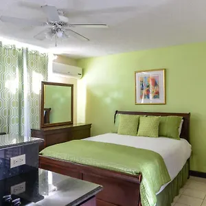 10 Aparthotel Ocho Rios
